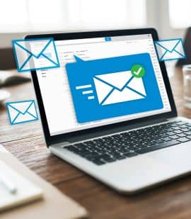 KeyTalk S/MIME Automatisierung Auf dem Bild ist eine E-Mail auf einem Laptop zu sehen